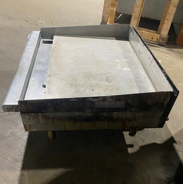 Imperial Commercial Countertop Natural Gas Powered Flat Top Griddle! With Back And Side Splashes! All Stainless Steel! On Small Legs! - Image 4 of 9