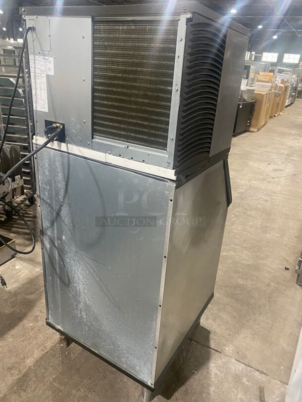 Manitowoc IY0504A-161 Stainless Steel Commercial Ice Machine Head on Manitowoc B570 Commercial Ice Bin! With Stainless Steel Multipurpose Utility Scoop/Ice Scoop! Working When Removed! 115V 1PH - Image 4 of 12