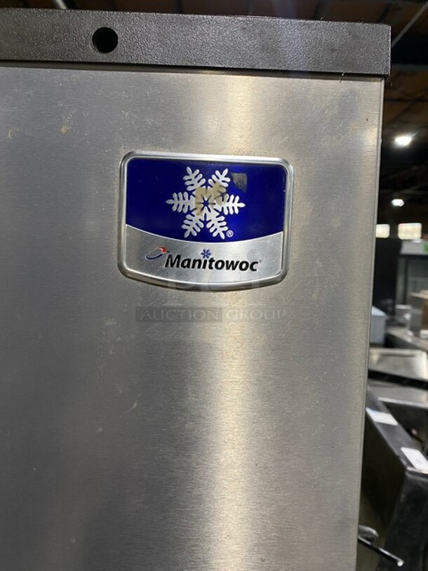 Manitowoc IY0504A-161 Stainless Steel Commercial Ice Machine Head on Manitowoc B570 Commercial Ice Bin! With Stainless Steel Multipurpose Utility Scoop/Ice Scoop! Working When Removed! 115V 1PH - Image 8 of 12