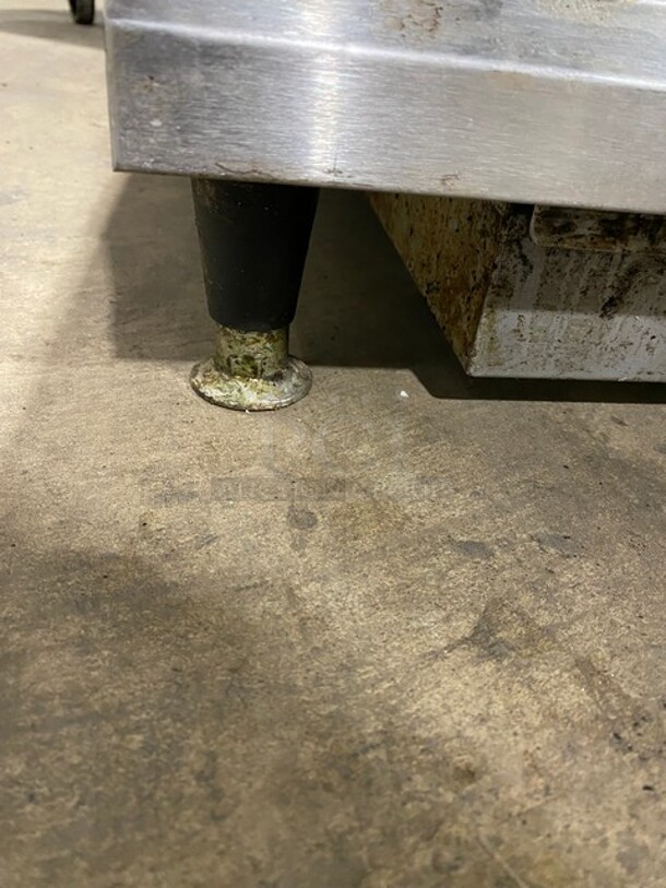 Apw Wyoff Natural Gas Powered Countertop Char Broiler Grill! Working When Removed! - Image 7 of 9