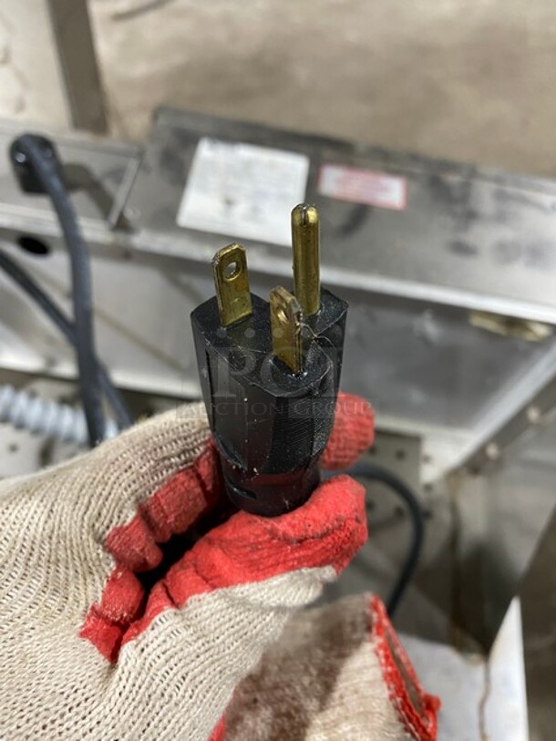 Crisp N Hold Fry Warmer Dump Station! Working When Removed! MODEL LF26SNCA SN: FSGK382836X 208-240V  - Image 9 of 10