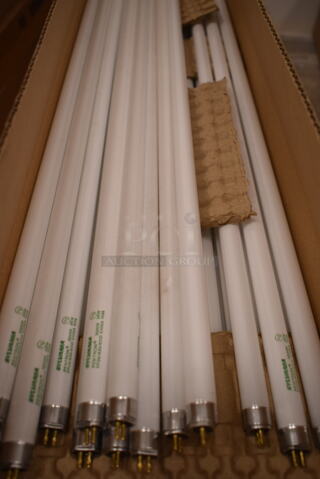 2 Boxes of 40 BRAND NEW! Sylvania FP28/835/ECO Fluorescent Tube Lights. 2 Times Your Bid! (front room)