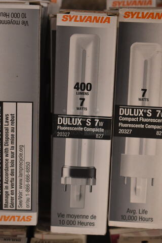 Lot of 20 Sylvania Dulux S 7w Fluorescent Compact Light Bulb. (front room)