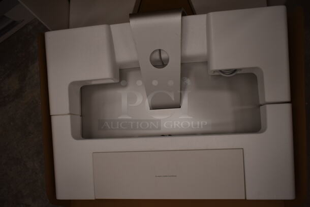2 Apple A1419 27" iMac Desktop All In One Computers. 100-240 Volts, 1 Phase. 2 Times Your Bid! (front room) - Image 3 of 9