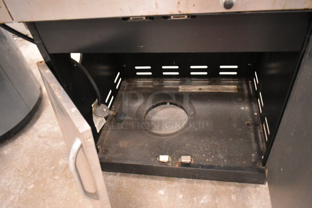 Char-Broil 463268008 Stainless Steel Propane Powered Grill w/ Left Side Burner. (front room) - Image 5 of 8