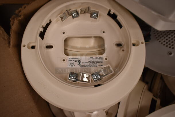 ALL ONE MONEY! Lot of Approximately 50 Pieces to Fire Alarms / Strobes / Speakers. (front room) - Image 2 of 5