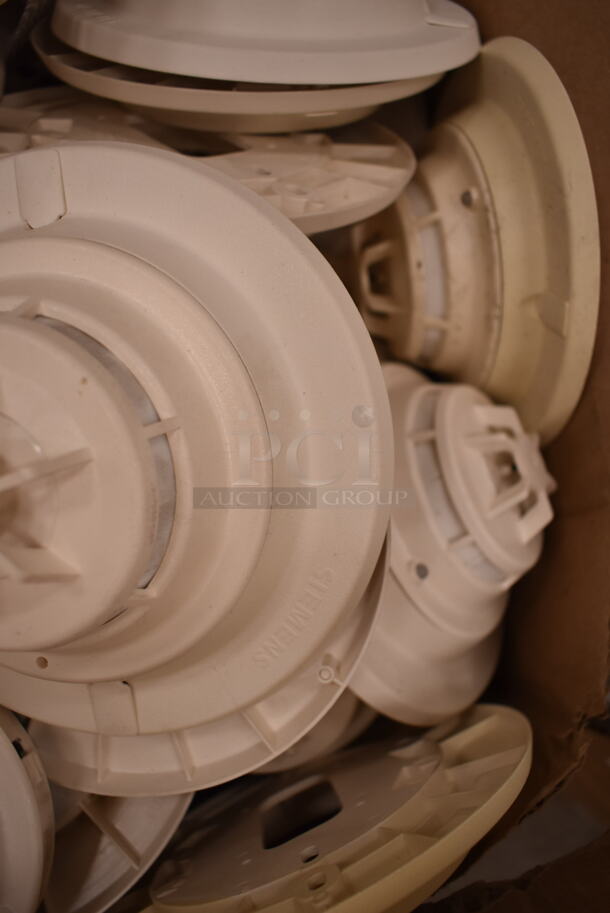 ALL ONE MONEY! Lot of Approximately 50 Pieces to Fire Alarms / Strobes / Speakers. (front room) - Image 5 of 5