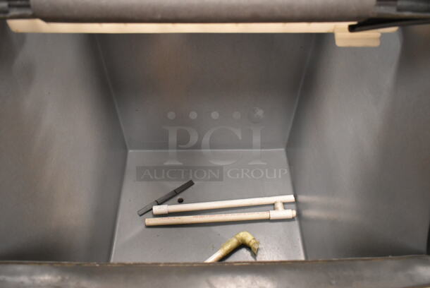 Manitowoc QY0804A Stainless Steel Commercial Ice Head on Manitowoc S570 Ice Bin. 208-230 Volts, 1 Phase.  - Image 6 of 8