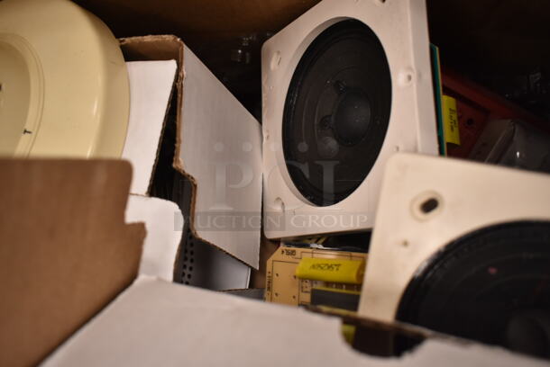ALL ONE MONEY! Lot of Approximately 25 Pieces to Fire Alarms / Strobes. (front room) - Image 7 of 7
