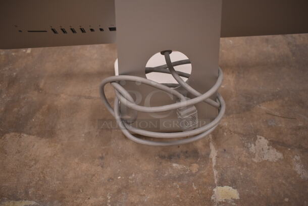 2 Apple A1418 21.5" iMac Desktop All In One Computer. 100-240 Volts, 1 Phase. 2 Times Your Bid! (front room) - Image 3 of 9