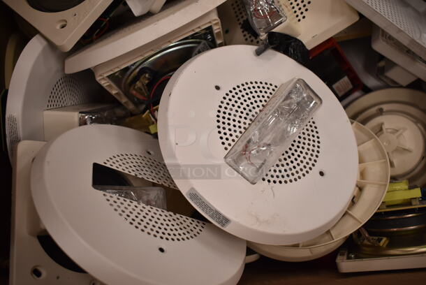 ALL ONE MONEY! Lot of Approximately 50 Pieces to Fire Alarms / Strobes / Speakers. (front room) - Image 2 of 9