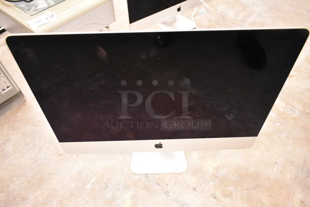2 Apple A1418 21.5" iMac Desktop All In One Computer. 100-240 Volts, 1 Phase. 2 Times Your Bid! (front room) - Image 6 of 9
