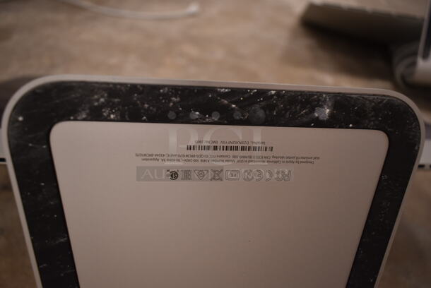 2 Apple A1418 21.5" iMac Desktop All In One Computer. 100-240 Volts, 1 Phase. 2 Times Your Bid! (front room) - Image 9 of 9