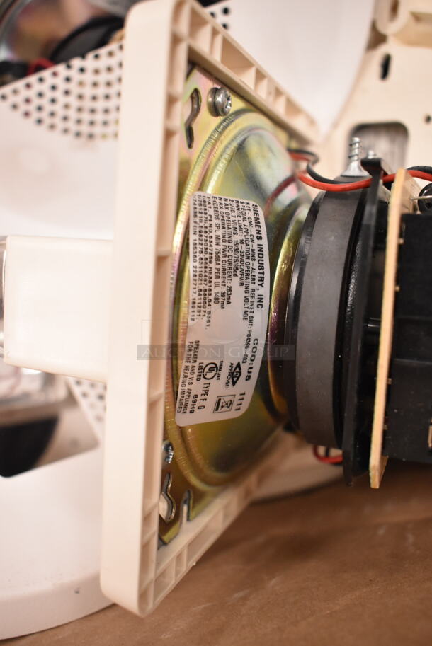 ALL ONE MONEY! Lot of Approximately 50 Pieces to Fire Alarms / Strobes / Speakers. (front room) - Image 6 of 9