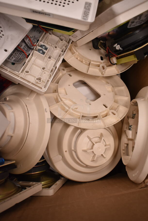 ALL ONE MONEY! Lot of Approximately 50 Pieces to Fire Alarms / Strobes / Speakers. (front room) - Image 8 of 9