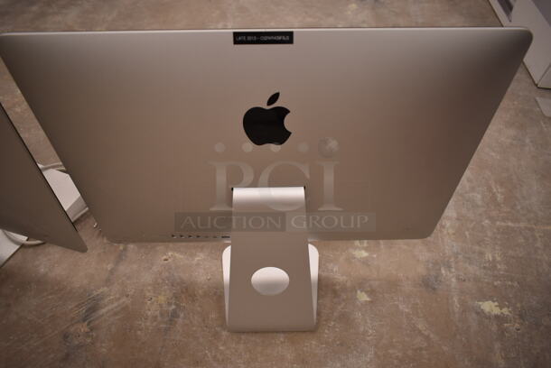 2 Apple A1418 21.5" iMac Desktop All In One Computer. 100-240 Volts, 1 Phase. 2 Times Your Bid! (front room) - Image 4 of 9
