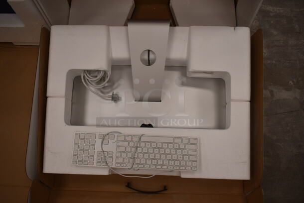 2 Apple A1419 27"  iMac Desktop All In One Computer w/ Keyboard. 100-240 Volts, 1 Phase. 2 Times Your Bid! (front room) - Image 4 of 9