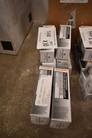 Lot of 10 Sylvania Dulux D 13w 
 Light Bulb. (front room)