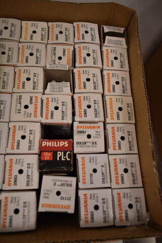 Lot of 18 Sylvania Dulux Light Bulb Including D, D/E and 1 Box of Philips PL-C. (front room)