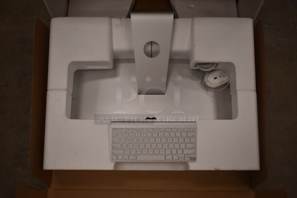 Apple A1419 27"  iMac Desktop All In One Computer w/ Keyboard. 100-240 Volts, 1 Phase. (front room) - Image 4 of 6