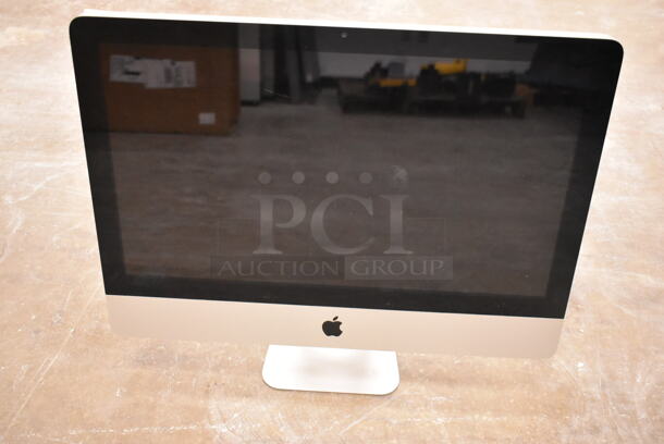 Apple A1311 21.5" iMac Desktop All In One Computer. 100-240 Volts, 1 Phase. (front room) - Image 1 of 4