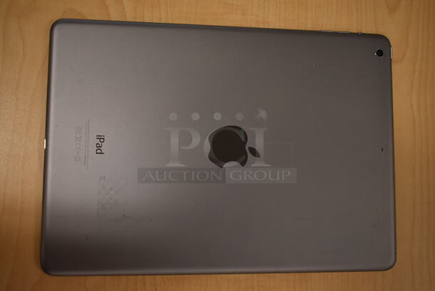 3 Apple A1474 iPad. 3 Times Your Bid! (front room) - Image 9 of 10