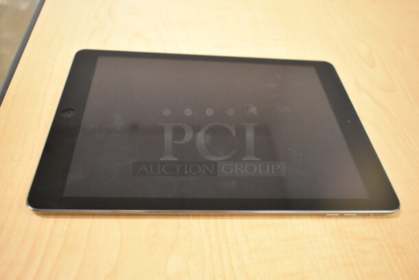 3 Apple A1474 iPad. 3 Times Your Bid! (front room) - Image 2 of 10