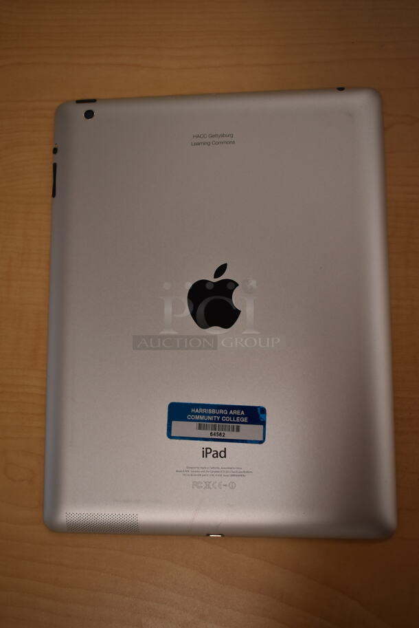 2 Apple A1395/1458 iPad. 2 Times Your Bid! (front room) - Image 6 of 7