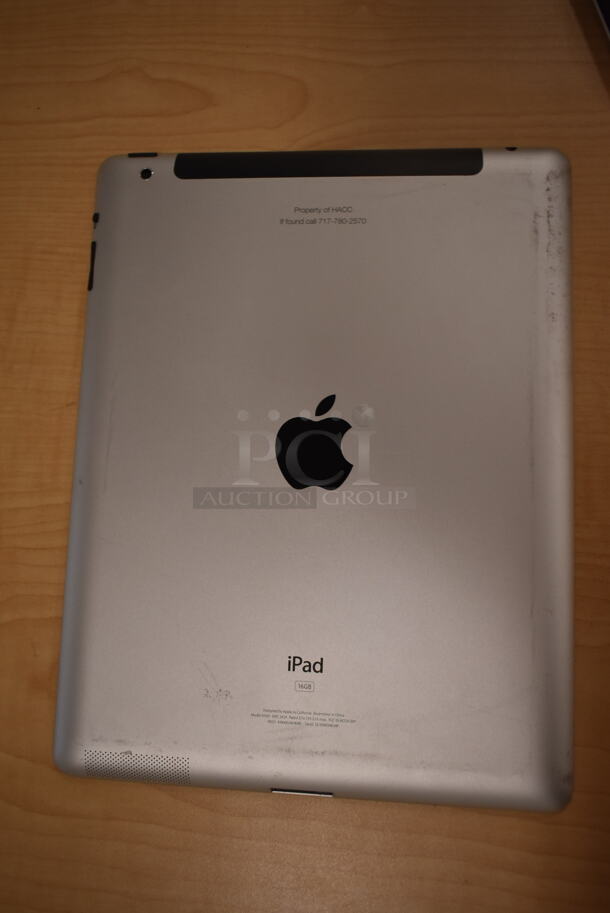 2 Apple A1397/A1396 16 GB iPads. 2 Times Your Bid! (front room) - Image 3 of 7