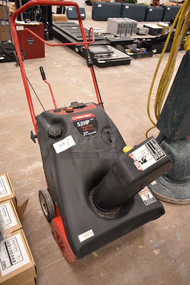 Troy Bilt 31AE285-063 Metal Snow  Thrower. (front room) - Image 2 of 6