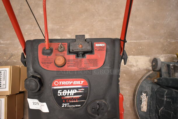 Troy Bilt 31AE285-063 Metal Snow  Thrower. (front room) - Image 3 of 6