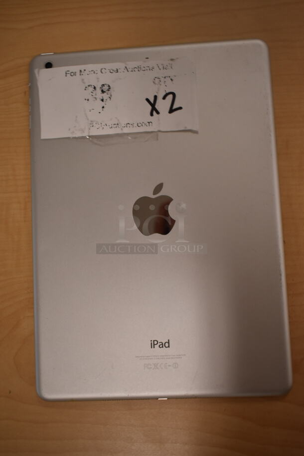 2 Apple A1474 iPads. 2 Times Your Bid! (front room) - Image 6 of 7