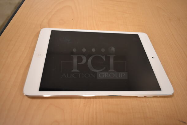 3 Apple A1432 iPads. 3 Times Your Bid! (front room) - Image 2 of 10