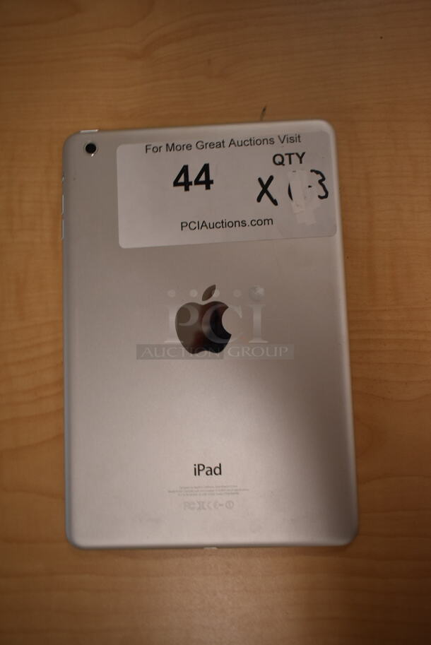 3 Apple A1432 iPads. 3 Times Your Bid! (front room) - Image 3 of 10