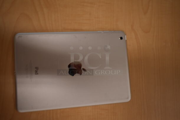 3 Apple A1432 iPads. 3 Times Your Bid! (front room) - Image 9 of 10