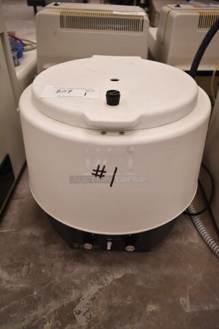 Fisher Scientific 225 Metal Countertop Centrific Centrifuge. 115` Volts, 1 Phase. (front room)