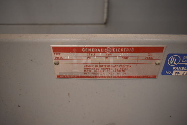 Metal Enclosure. (front room) - Image 6 of 8