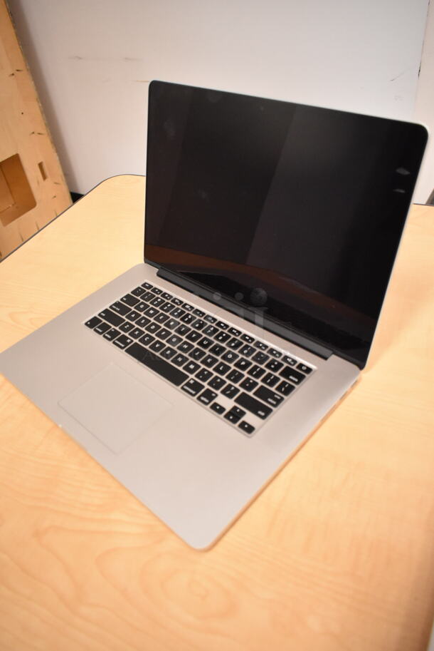 2 Apple A1398 15" MacBook Pro Laptops. 2 Times Your Bid! (front room) - Image 3 of 11
