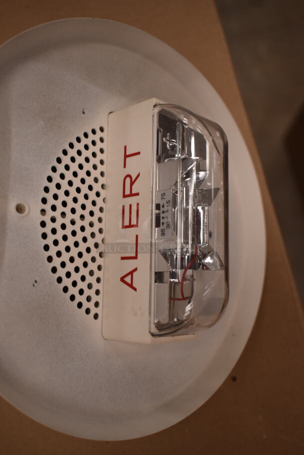 Box of 10 System Sensor SPSCRL-BP10 White Round Ceiling Speaker Strobe. (front room) - Image 3 of 9