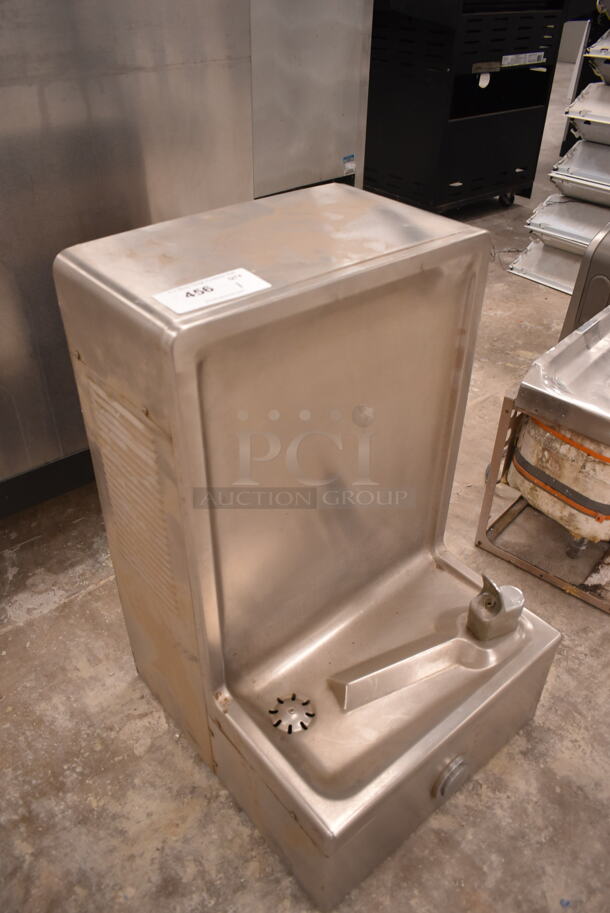 Ebco DP7WM-P Metal Wall Mount Water Fountain. 115 Volts, 1 Phase. (front room) - Image 2 of 7