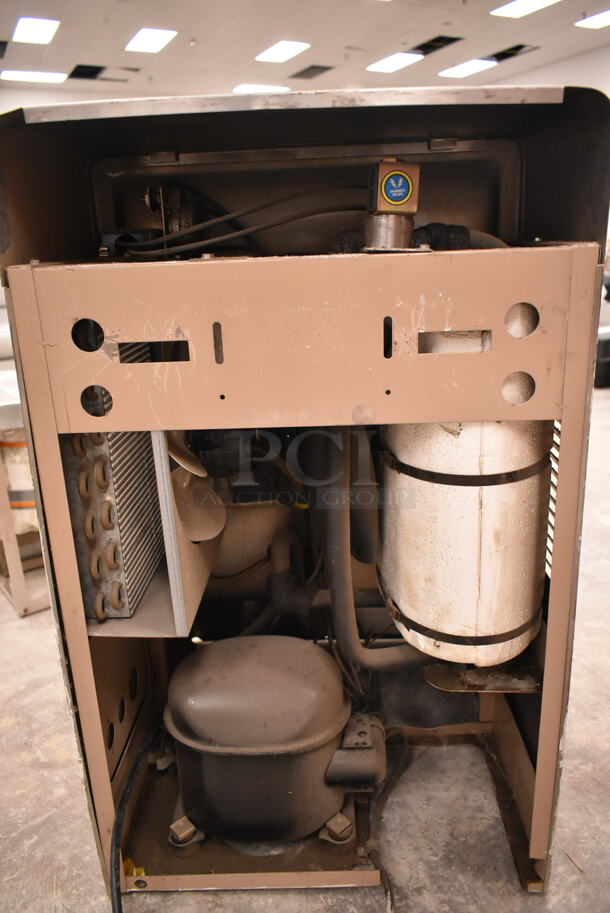 Ebco DP7WM-P Metal Wall Mount Water Fountain. 115 Volts, 1 Phase. (front room) - Image 5 of 7