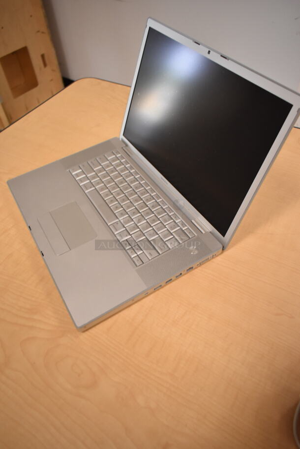 Apple MacBook Pro Laptop. (front room) - Image 3 of 6