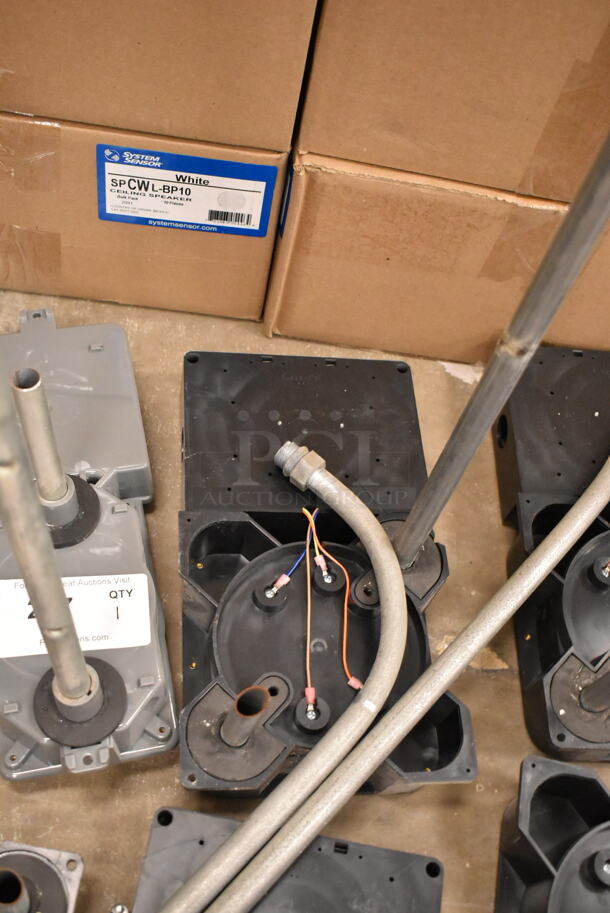 Lot of 4 Metal Units. (front room) - Image 5 of 7