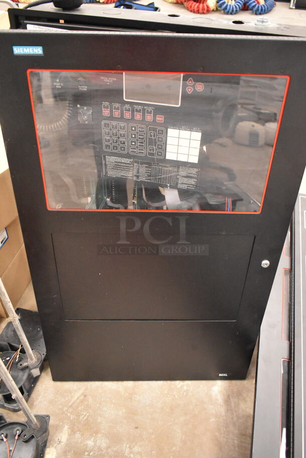 Siemens MME-3 Metal Enclosure. (front room) - Image 5 of 8