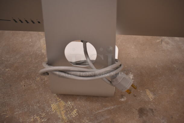 2 Apple A1418 21.5" iMac Desktop All In One Computer. 100-240 Volts, 1 Phase. 2 Times Your Bid! (front room) - Image 3 of 8