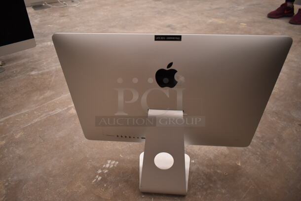 2 Apple A1418 21.5" iMac Desktop All In One Computer. 100-240 Volts, 1 Phase. 2 Times Your Bid! (front room) - Image 4 of 9