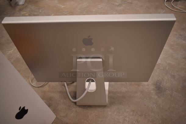 2 Apple Desktop All In One Computers; 1  A1419 27" iMac. 100-240 Volts, 1 Phase. 2 Times Your Bid! (front room) - Image 5 of 10