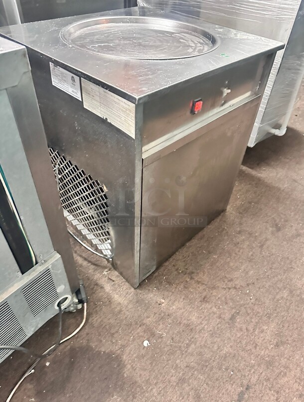 Poly Science Commercial Rolled Ice Cream Machine, 1800W Stir-Fried Ice Roll Machine 115 Volt Working - Image 2 of 9