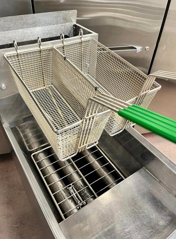 Late Model Frymaster ESG35T Gas Fryer - (1) 35 lb Vat, Floor Model, Natural Gas Working - Image 5 of 5