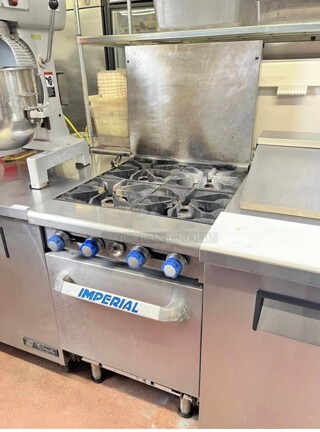 Excellent Condition Imperial Range IR-4 24 inch S Natural Gas 4 Burner Range with 20 inch Oven - 155,000 BTU Working 